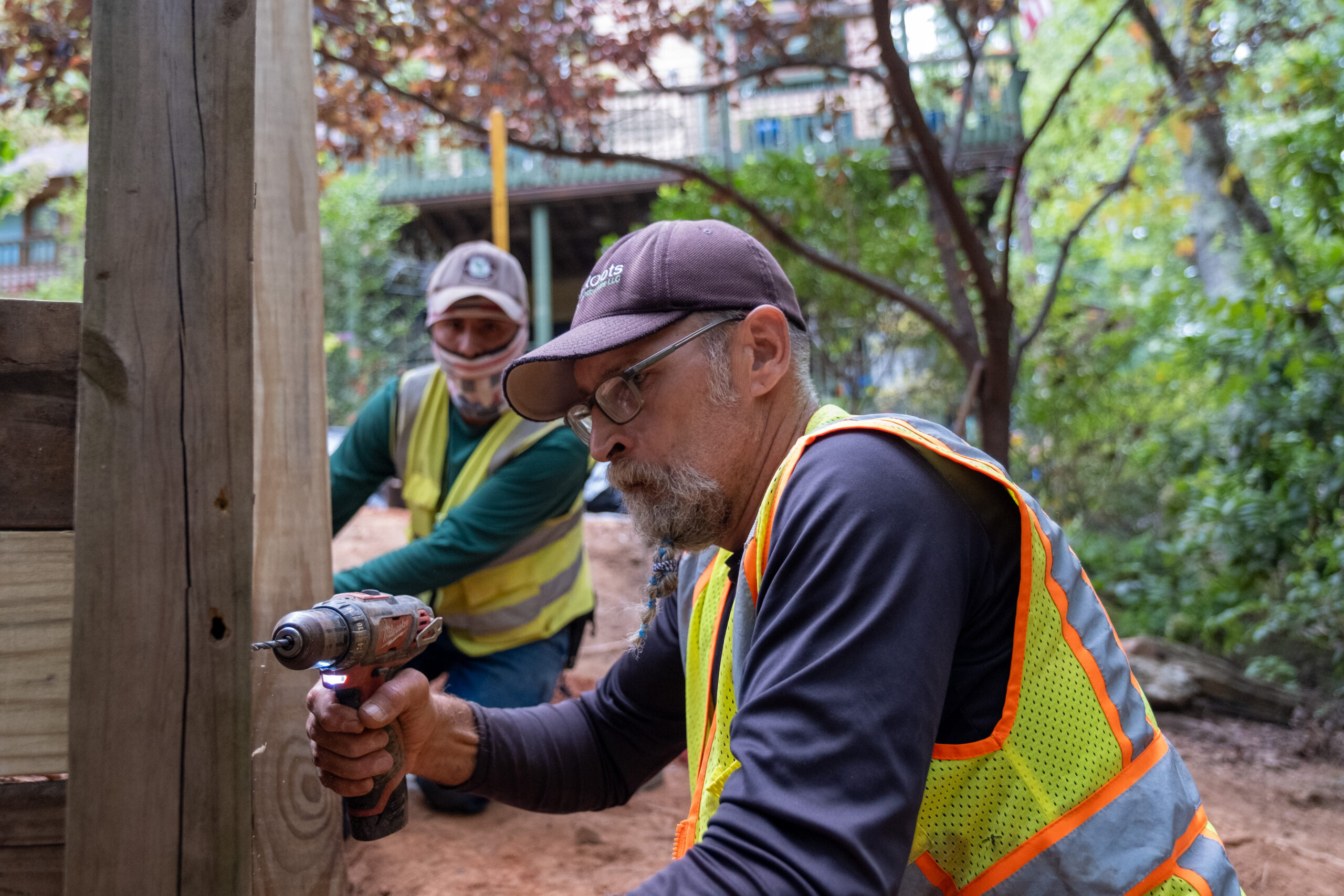 Manage mid-size crews with ease